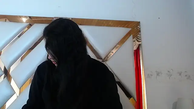 nathaly low1 online show from April 10, 2026, 12:45 pm