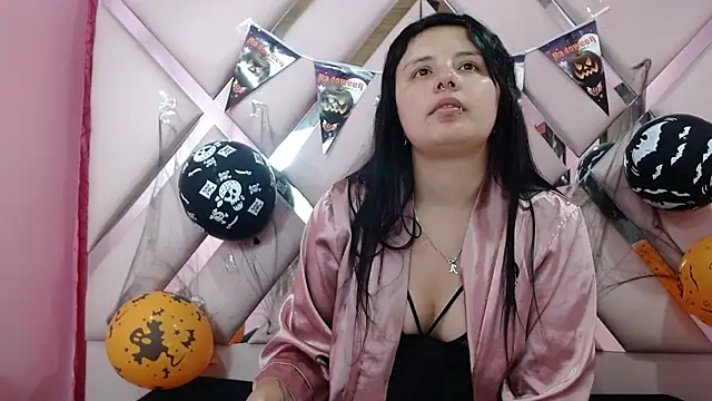 Snapshot of nathaly_low1 chatting on October 22, 2025, 3:06 am nathaly low1 online show from October 22, 2025, 3:06 am