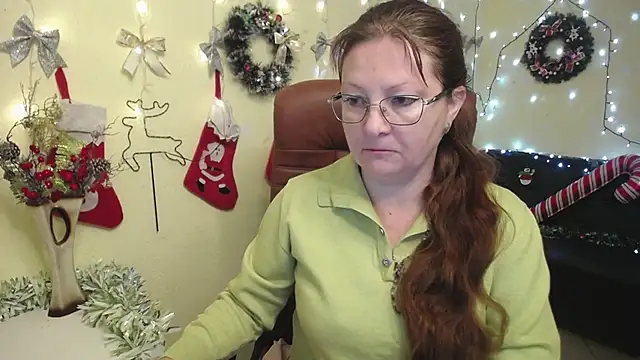 Snapshot of VanessaHotts chatting on December 5, 2025, 6:01 am VanessaHotts online show from December 5, 2025, 6:01 am