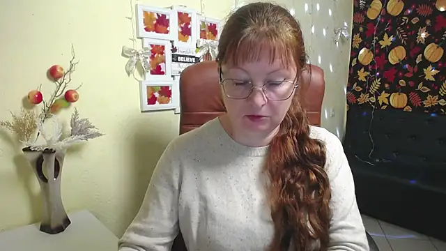 Snapshot of VanessaHotts chatting on November 24, 2025, 6:02 am VanessaHotts online show from November 24, 2025, 6:02 am