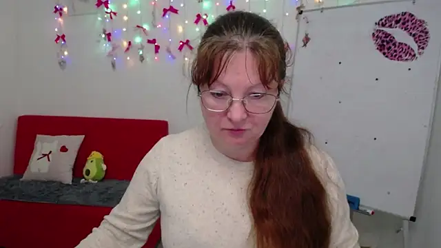 Snapshot of VanessaHotts chatting on April 24, 2026, 5:31 am VanessaHotts online show from April 24, 2026, 5:31 am