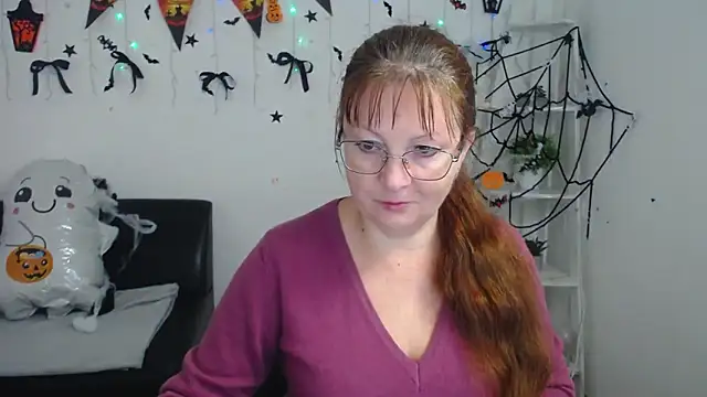 Snapshot of VanessaHotts chatting on November 1, 2025, 5:57 am VanessaHotts online show from November 1, 2025, 5:57 am