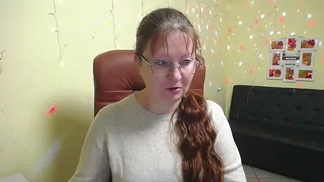 Snapshot of VanessaHotts chatting on November 17, 2025, 6:06 am VanessaHotts online show from November 17, 2025, 6:06 am