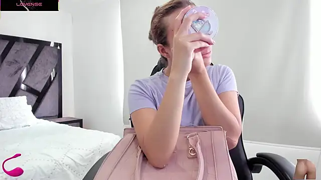 AnnieAndStefan online show from February 12, 2026, 1:22 pm