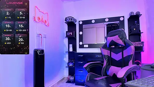 miss kitty online show from October 18, 2025, 1:07 am