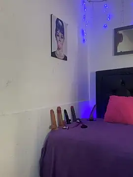 lonely shewolf online show from November 29, 2025, 5:24 pm