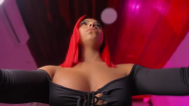 Snapshot of Emmily_Savage chatting on October 29, 2025, 11:20 am Emmily Savage online show from October 29, 2025, 11:20 am