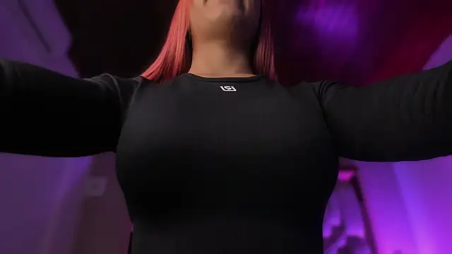 Emmily Savage online show from April 10, 2026, 11:39 am