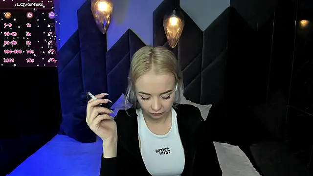 StephanieSweety online show from February 10, 2025, 1:55 pm