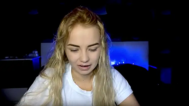 StephanieSweety online show from November 7, 2025, 8:30 am