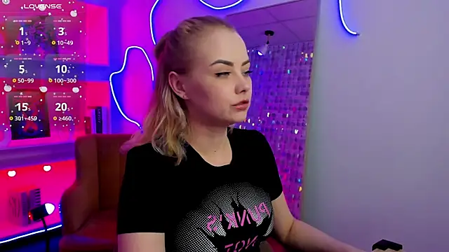 StephanieSweety online show from April 2, 2026, 6:36 pm