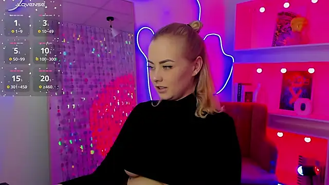 StephanieSweety online show from March 29, 2026, 6:42 pm