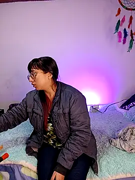 Snapshot of Piafisher1 chatting on December 4, 2025, 1:15 am Piafisher1 online show from December 4, 2025, 1:15 am