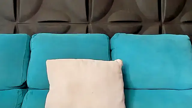 Sami Hotie1 online show from April 16, 2026, 5:25 pm