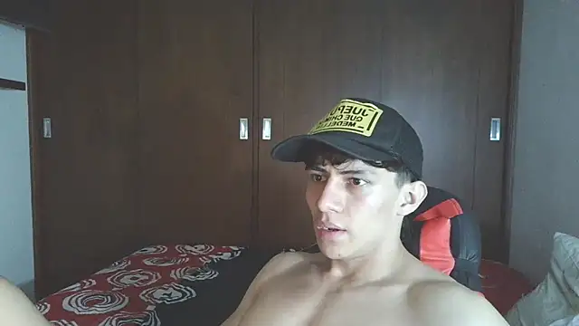 aresholland online show from November 2, 2025, 3:22 am