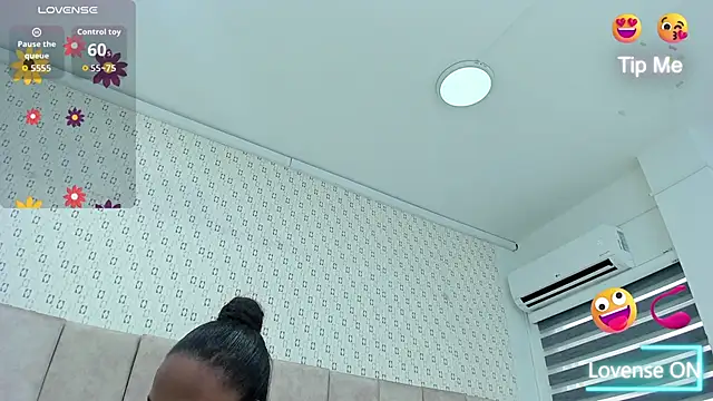 KiaraBrownn online show from October 21, 2025, 12:26 pm