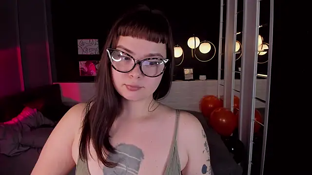 Snapshot of Mayayammy chatting on November 2, 2025, 2:33 pm Mayayammy online show from November 2, 2025, 2:33 pm