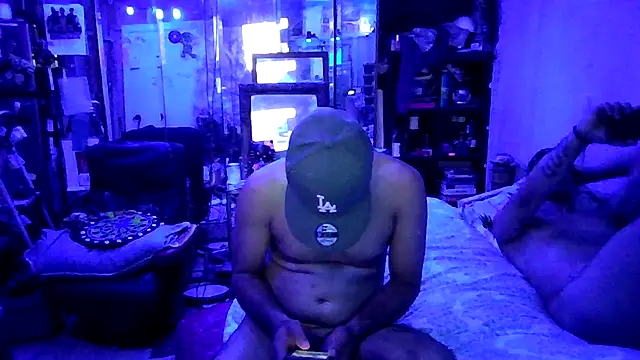 Snapshot of Krown-Royal chatting on July 17, 2026, 1:52 pm Krown-Royal online show from July 17, 2026, 1:52 pm