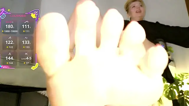 missmiamore online show from March 22, 2026, 5:14 pm