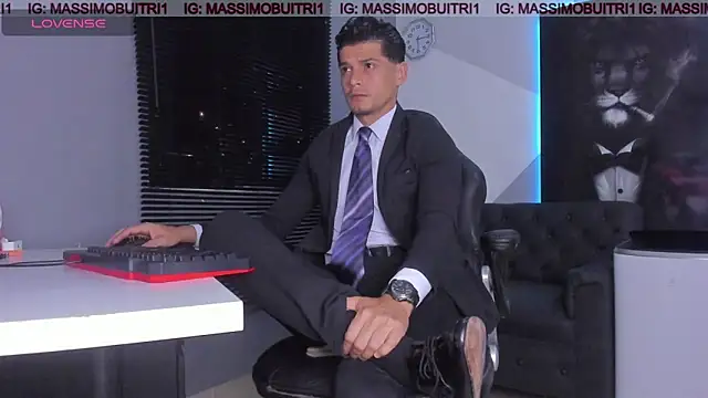 Snapshot of massimo_g chatting on November 1, 2025, 11:53 pm massimo g online show from November 1, 2025, 11:53 pm