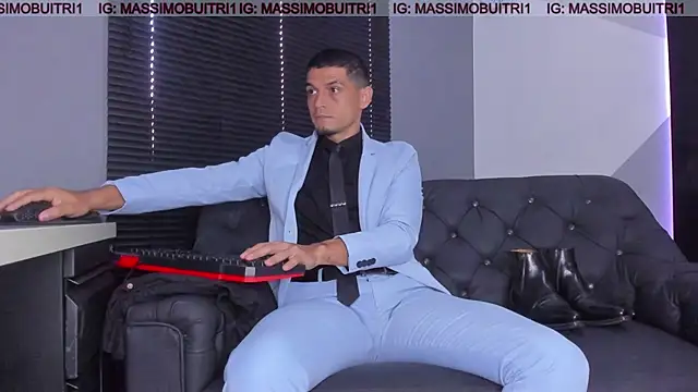 Snapshot of massimo_g chatting on November 30, 2025, 1:01 pm massimo g online show from November 30, 2025, 1:01 pm