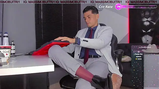 Snapshot of massimo_g chatting on October 22, 2025, 12:15 pm massimo g online show from October 22, 2025, 12:15 pm