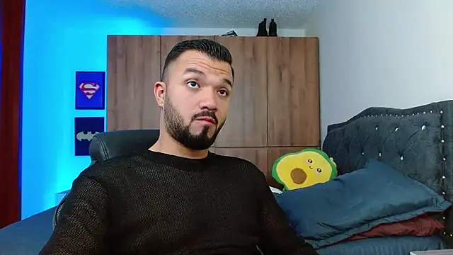 mathew vidal1 online show from November 19, 2025, 4:01 am