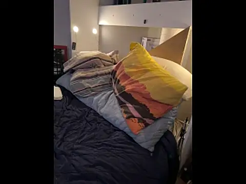 Helly069 online show from November 4, 2025, 6:50 am