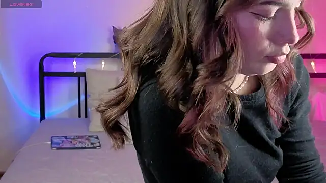 sinthiaroze online show from October 24, 2025, 7:35 pm