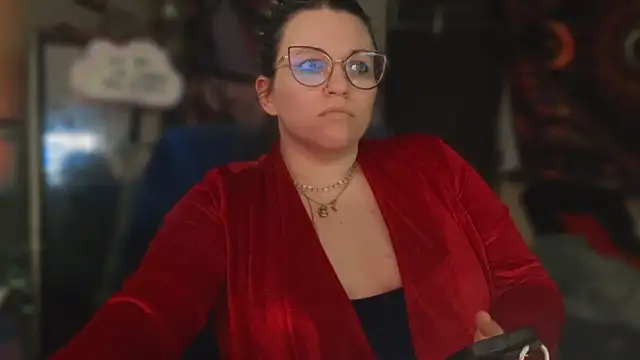 spunlikecottoncandy online show from October 6, 2025, 4:08 pm