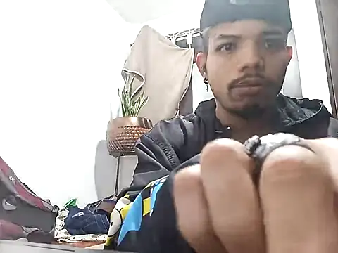 danidiazto2023 online show from November 3, 2025, 9:35 am