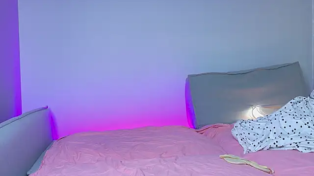 lina stones online show from March 6, 2026, 2:12 pm