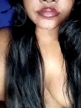 Hotlisa online show from March 18, 2026, 7:04 pm