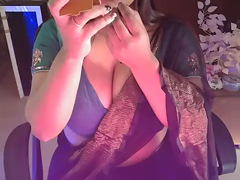 Snapshot of shivi_moto chatting on October 12, 2025, 5:09 am shivi moto online show from October 12, 2025, 5:09 am