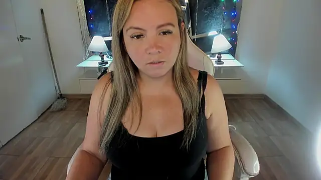 victoria rosse520 online show from March 5, 2025, 9:15 pm