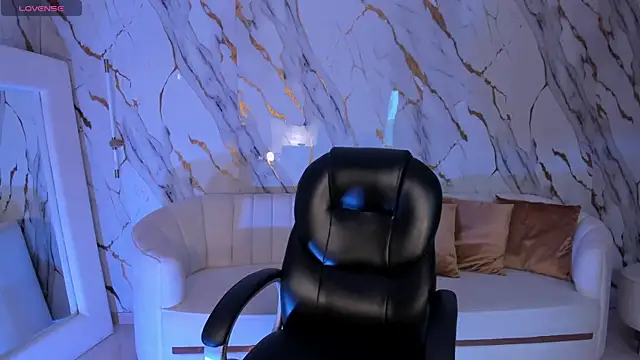 Snapshot of DannaCruz chatting on November 11, 2025, 7:52 pm DannaCruz online show from November 11, 2025, 7:52 pm