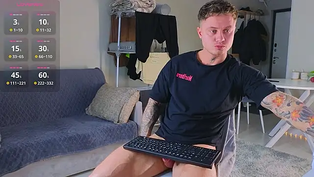 Snapshot of more__than__love chatting on February 15, 2026, 4:46 am more than love online show from February 15, 2026, 4:46 am