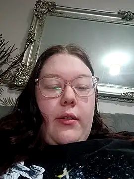 Sexycurvyemilyy online show from November 20, 2025, 6:41 pm