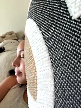 Snapshot of Natur4lBeautyb33 chatting on October 21, 2025, 8:52 pm Natur4lBeautyb33 online show from October 21, 2025, 8:52 pm