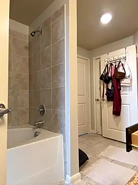 Snapshot of Natur4lBeautyb33 chatting on December 16, 2025, 8:35 pm Natur4lBeautyb33 online show from December 16, 2025, 8:35 pm