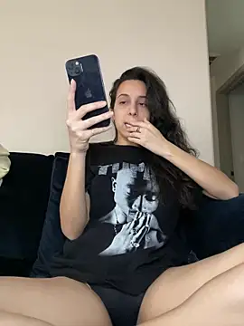 Snapshot of Natur4lBeautyb33 chatting on December 20, 2024, 6:02 pm Natur4lBeautyb33 online show from December 20, 2024, 6:02 pm