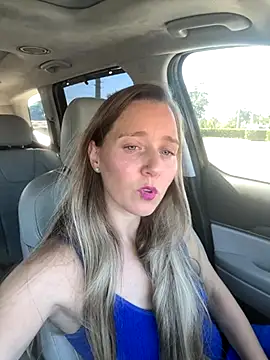 SkyelarSommer online show from October 31, 2025, 4:36 pm