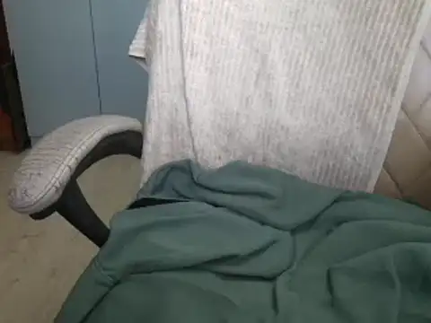 Snapshot of hunkcool149 chatting on December 11, 2024, 5:10 am hunkcool149 online show from December 11, 2024, 5:10 am