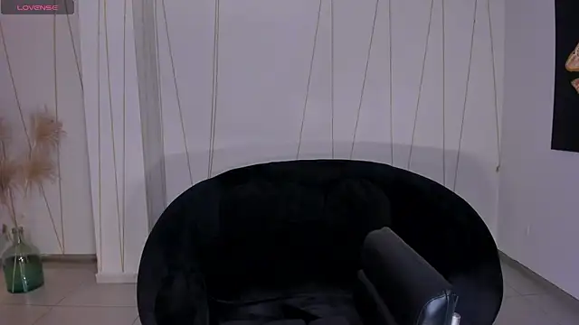 Snapshot of SunnyRivers chatting on December 2, 2025, 3:03 pm SunnyRivers online show from December 2, 2025, 3:03 pm