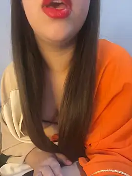 Mayacrayzi online show from February 6, 2025, 4:14 pm