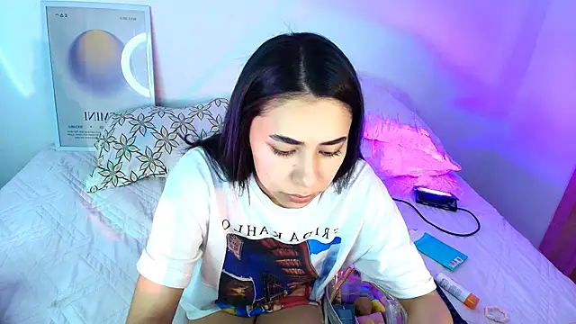 AmyOlimpo online show from April 6, 2026, 10:33 pm