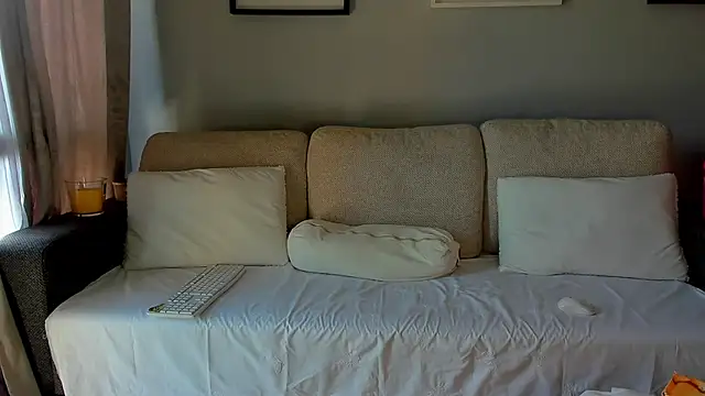 Snapshot of bellahot77 chatting on September 20, 2025, 9:36 am bellahot77 online show from September 20, 2025, 9:36 am