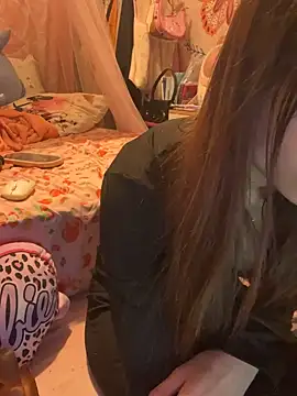 Snapshot of LaPetitechienne1 chatting on March 15, 2025, 5:30 am LaPetitechienne1 online show from March 15, 2025, 5:30 am