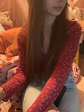 Snapshot of LaPetitechienne1 chatting on March 18, 2025, 12:30 am LaPetitechienne1 online show from March 18, 2025, 12:30 am