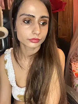 Snapshot of LaPetitechienne1 chatting on February 14, 2025, 7:23 pm LaPetitechienne1 online show from February 14, 2025, 7:23 pm